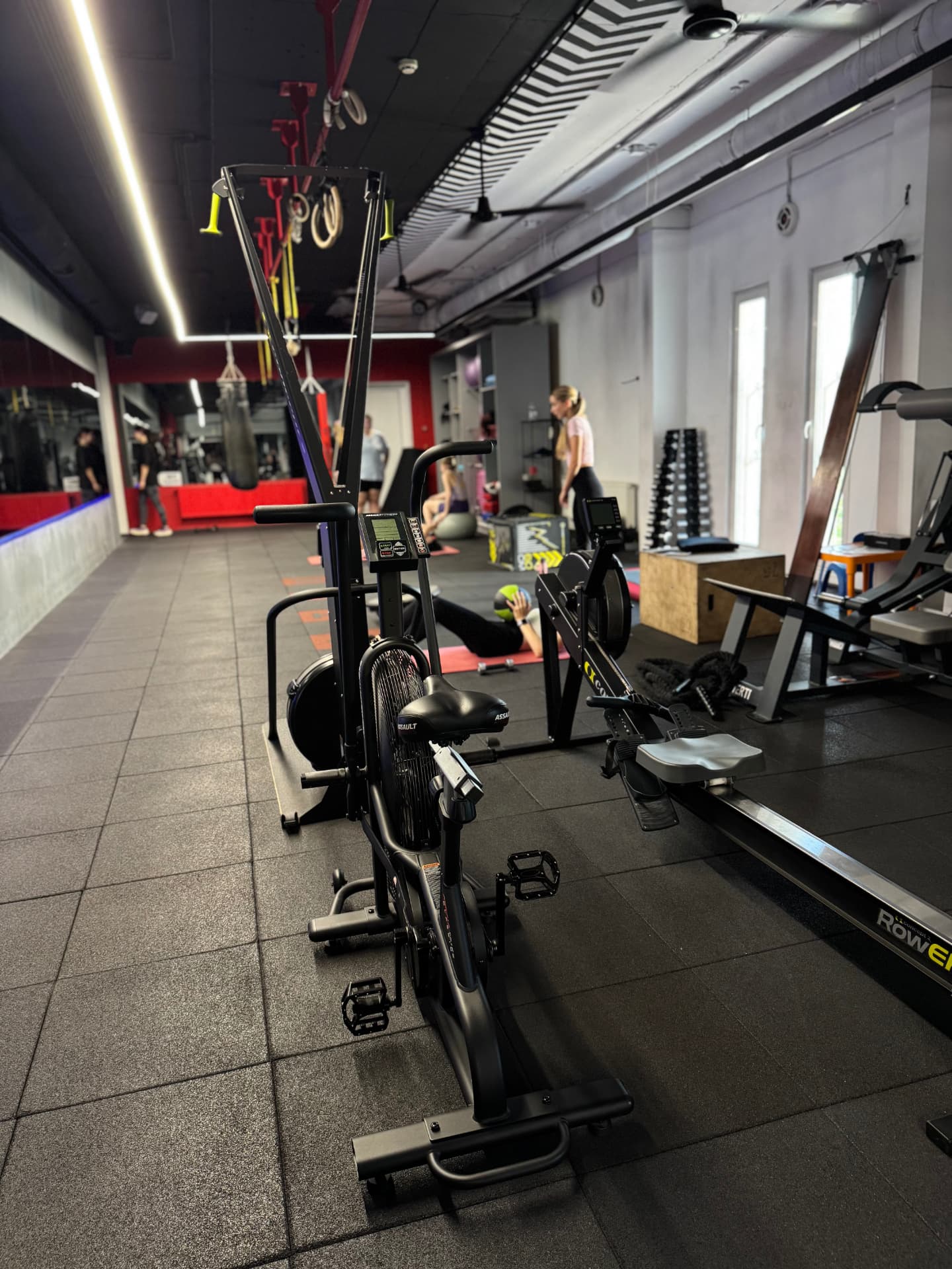 Кросфіт зона: ergo bike та rower у фітнес клубі Атом